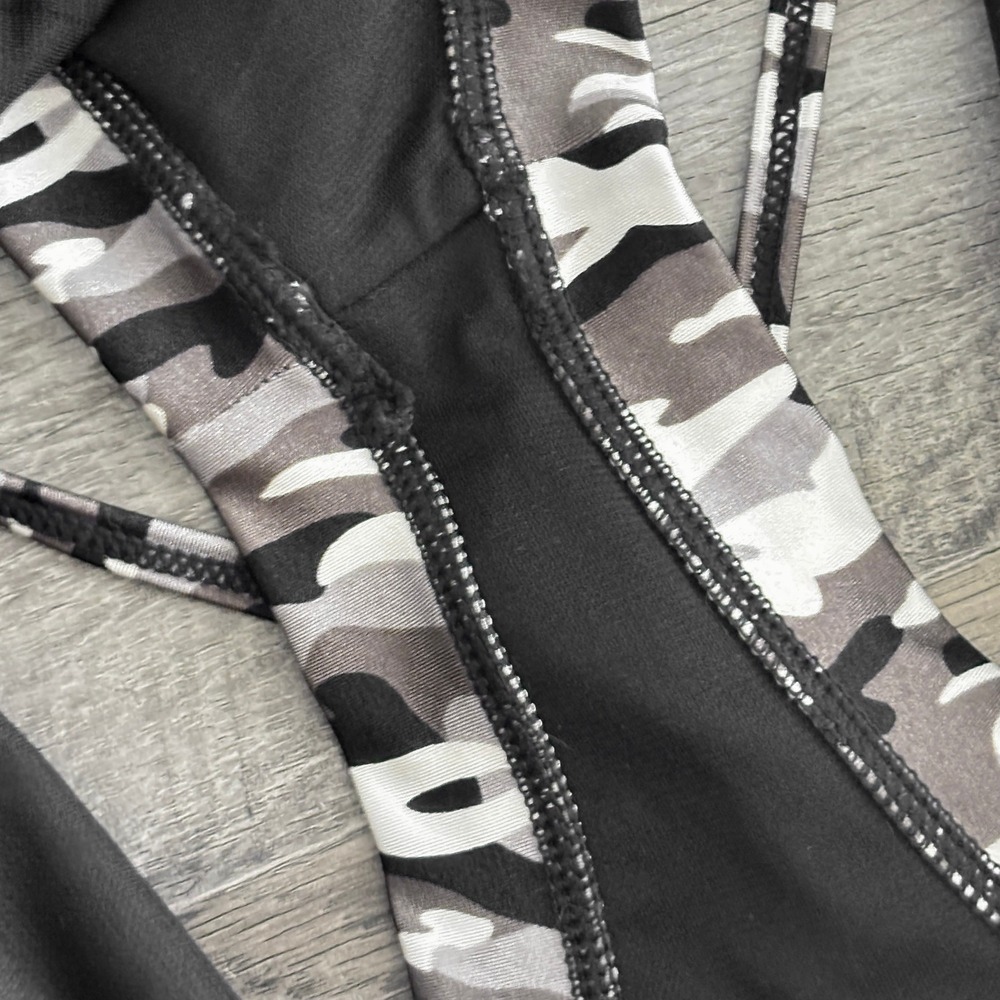 Heat Camo One Piece Swimsuit Womens XL Cutout V-Neck Low Back - Picture 7 of 9
